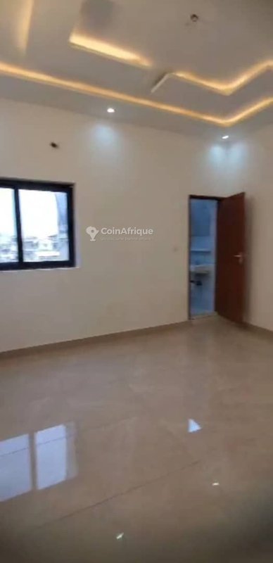 Appartement de 2 pièces avec escalier personnel et construction moderne