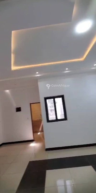 Appartement de 2 pièces avec escalier personnel et construction moderne