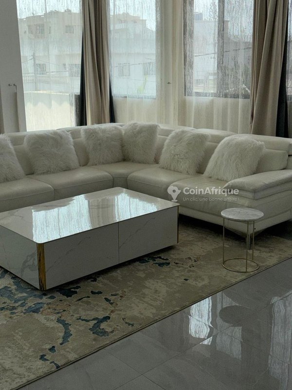 Villa luxueuse de 5 pièces avec piscine privée et jardin