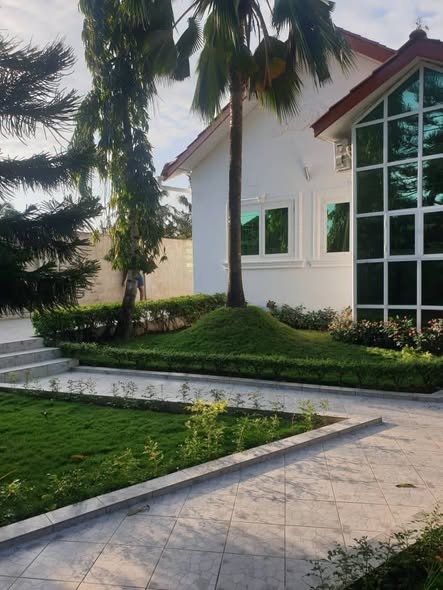 Villa luxueuse de 3 pièces avec jardin aménagé et cadre sécurisé