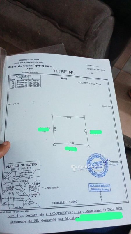 Terrain sécurisé de 671 m² avec documents en règle dans une zone en expansion