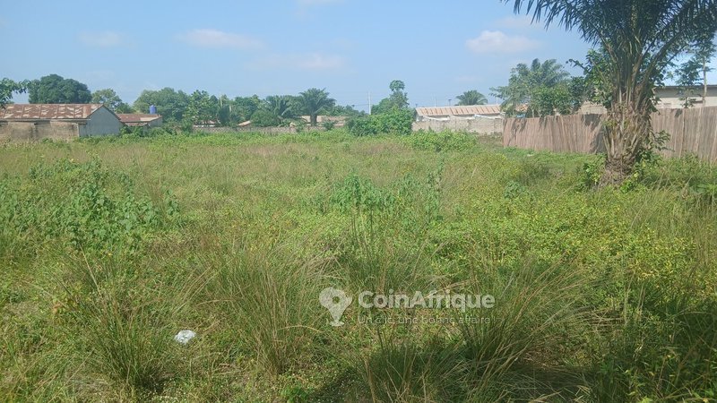 Terrain constructible de 500 m² avec dossier sécurisé et plans disponibles