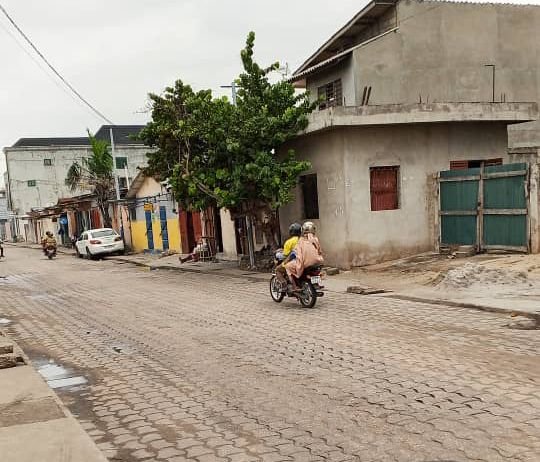 Terrain spacieux de 419 m² avec titre foncier en cours et attestation de recasement