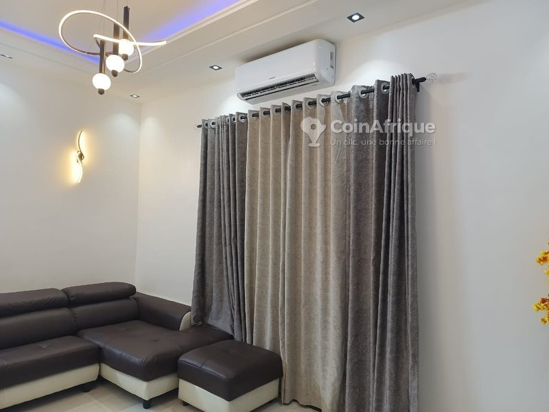 Appartement meublé de 3 pièces avec terrasse équipée et sécurité renforcée