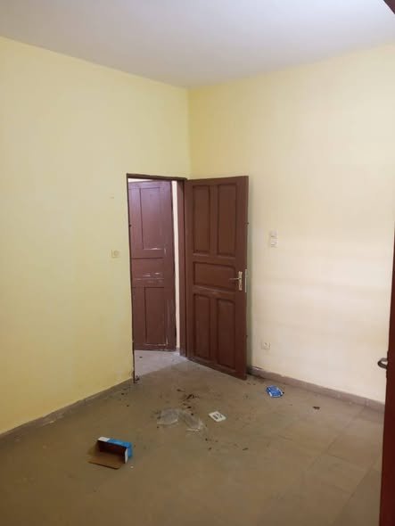 Location charmante de type Autres avec 2 chambres et garage spacieux