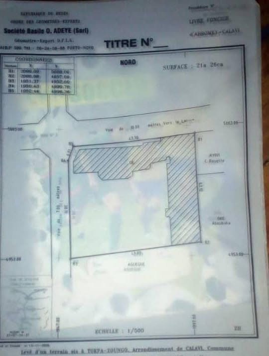Terrain exceptionnel de 2000 m² avec 4 parcelles clôturées et titre foncier en angle de rue
