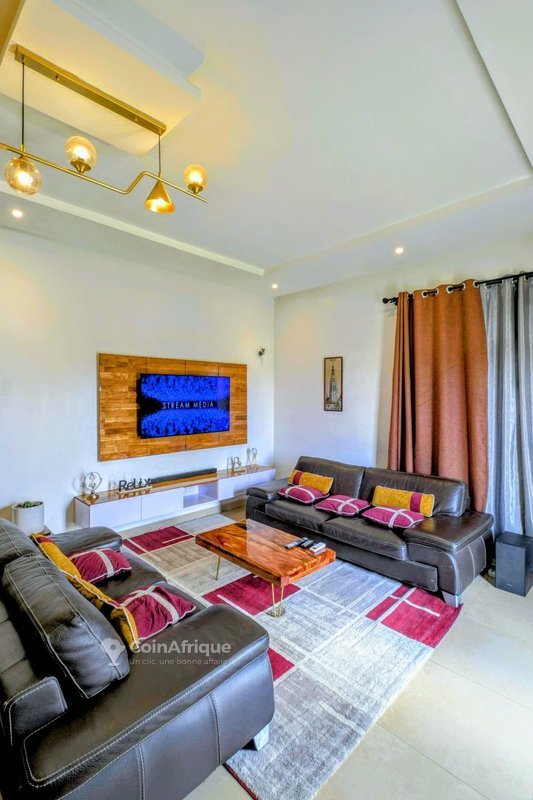 Appartement meublé de 3 pièces avec terrasse privée et garage sécurisé