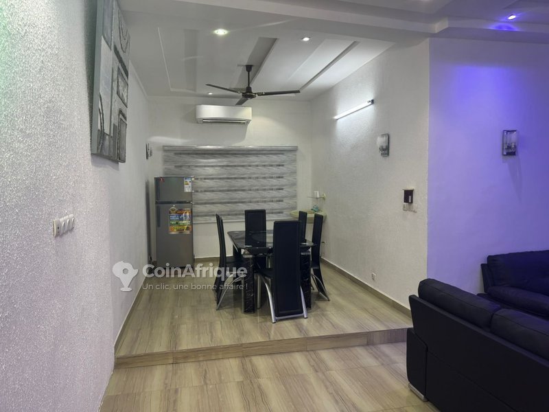 Appartement meublé de 3 pièces avec garage intérieur et accès facile à la plage