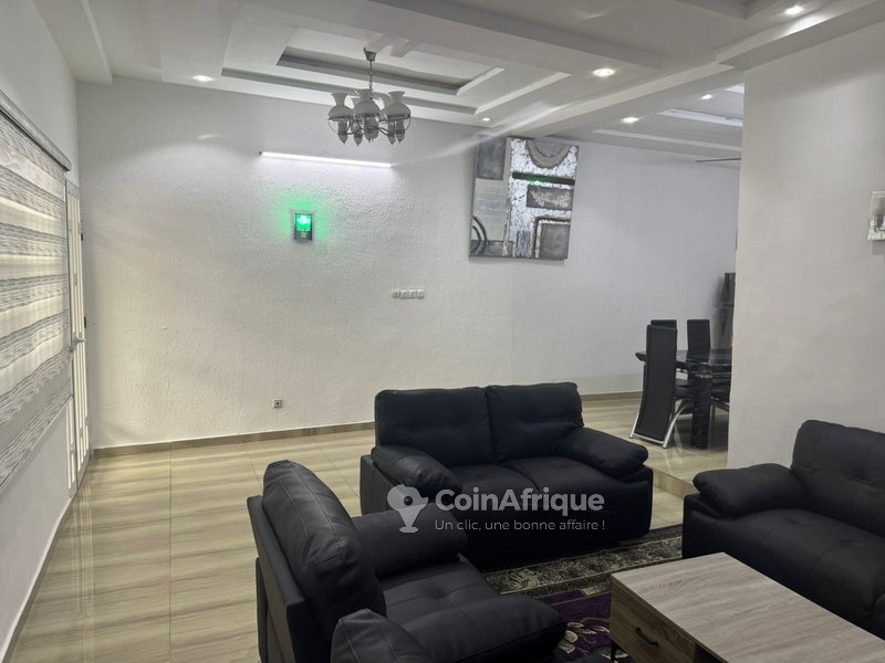 Appartement meublé de 3 pièces avec garage intérieur et accès facile à la plage