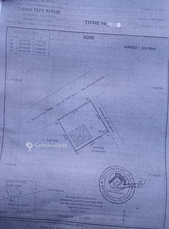 Propriété locative inachevée avec 5 modules chambre-salon et boutiques dallées
