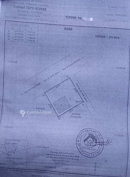 Propriété locative inachevée avec 5 modules chambre-salon et boutiques dallées