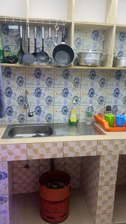 Appartement meublé d'une pièce avec climatisation et équipements modernes