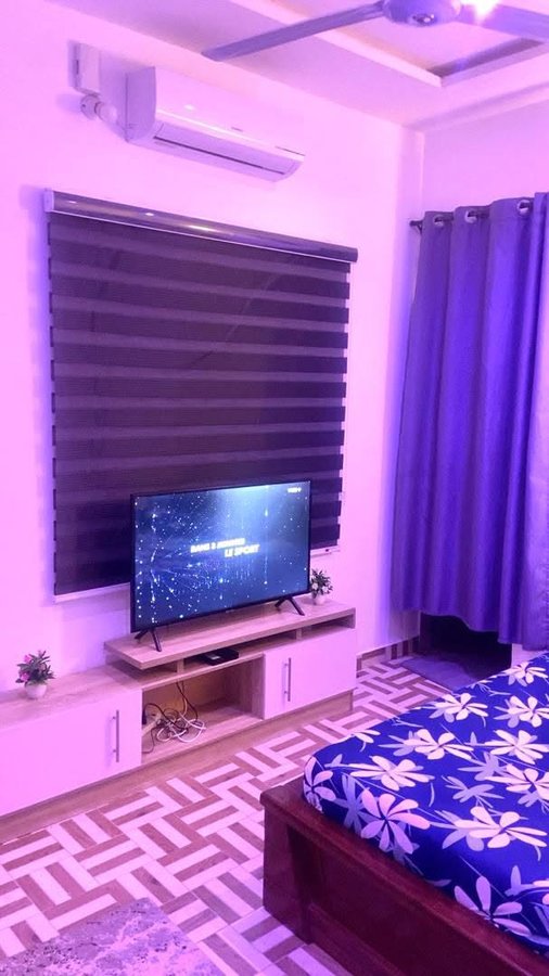 Appartement meublé d'une pièce avec climatisation et équipements modernes