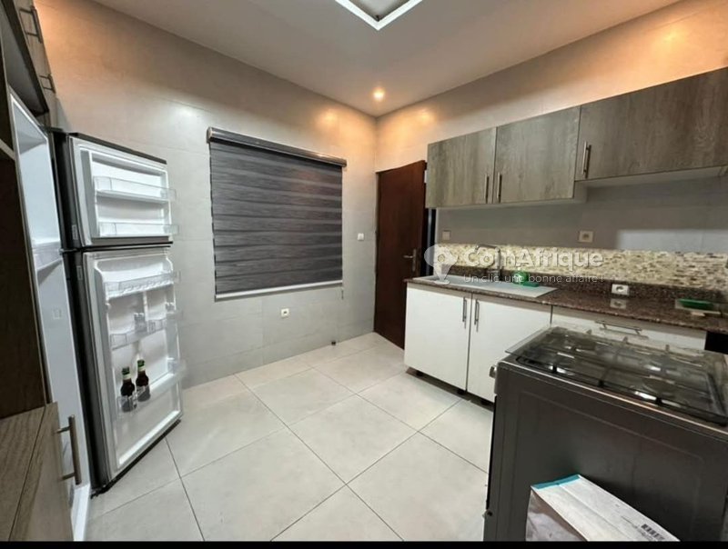 Villa luxueuse de 6 pièces avec piscine et jardin à Agla