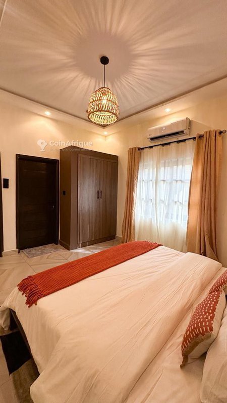 Appartement meublé 2 pièces avec climatisation et équipement complet pour séjours courts et longs