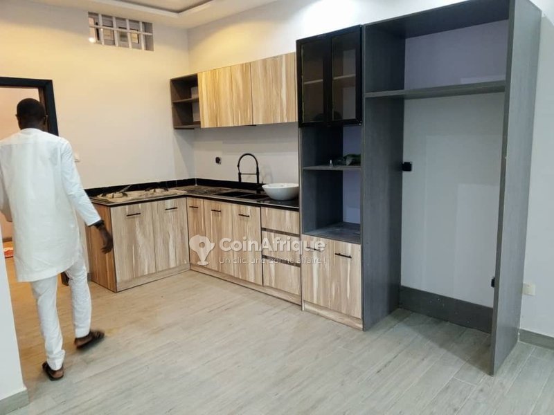 Villa luxueuse de 4 pièces avec climatisation et garage double à Agla