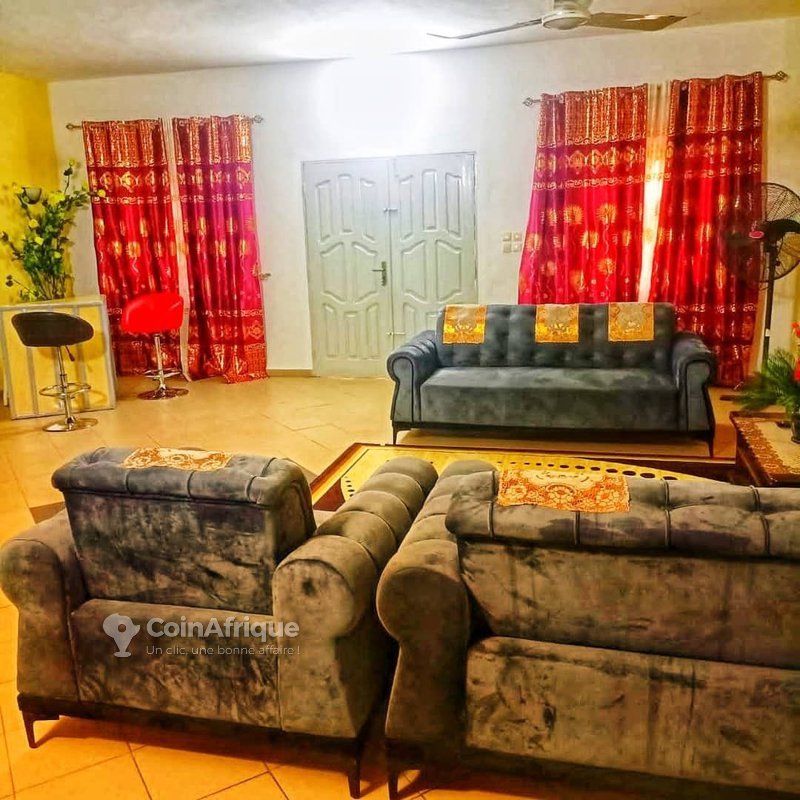 Villa luxueuse de 3 chambres meublée avec titre foncier et fondation R+3