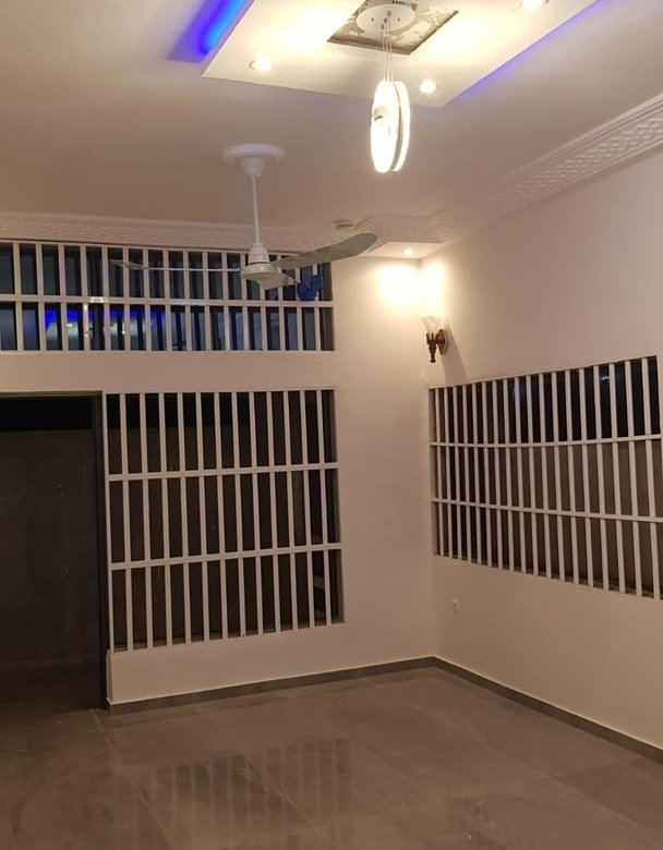 Location d'un appartement de 2 pièces tout climatisé avec entrée personnelle et arrière-cour