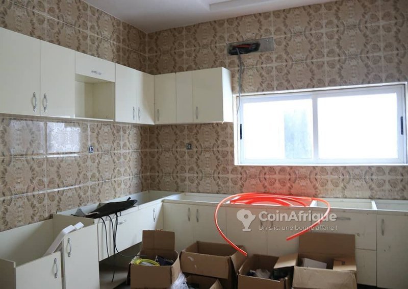 Villa luxueuse de 4 pièces avec piscine et jardin sécurisé