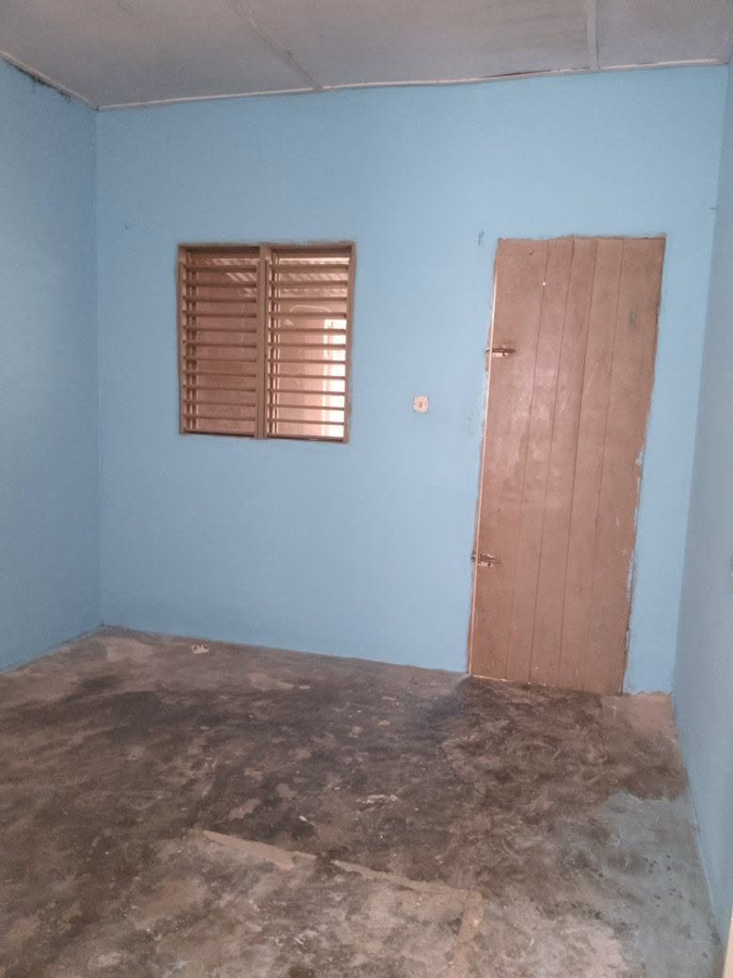 Appartement meublé d'une pièce avec accès véhicule et terrasse