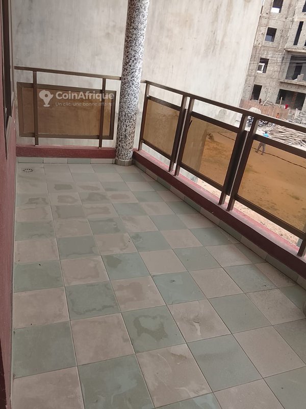 Appartement meublé de 2 pièces avec balcon personnel et garage