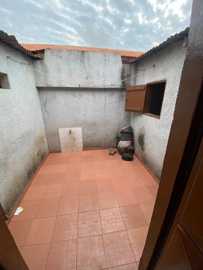Maison de charme avec 2 chambres et arrière-cour sécurisée