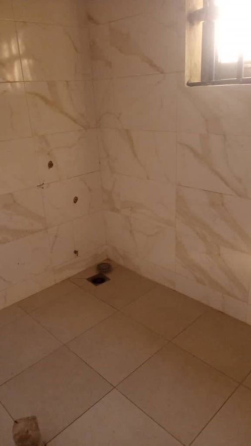 Villa luxueuse de 5 pièces avec chambres spacieuses et environnement sécurisé