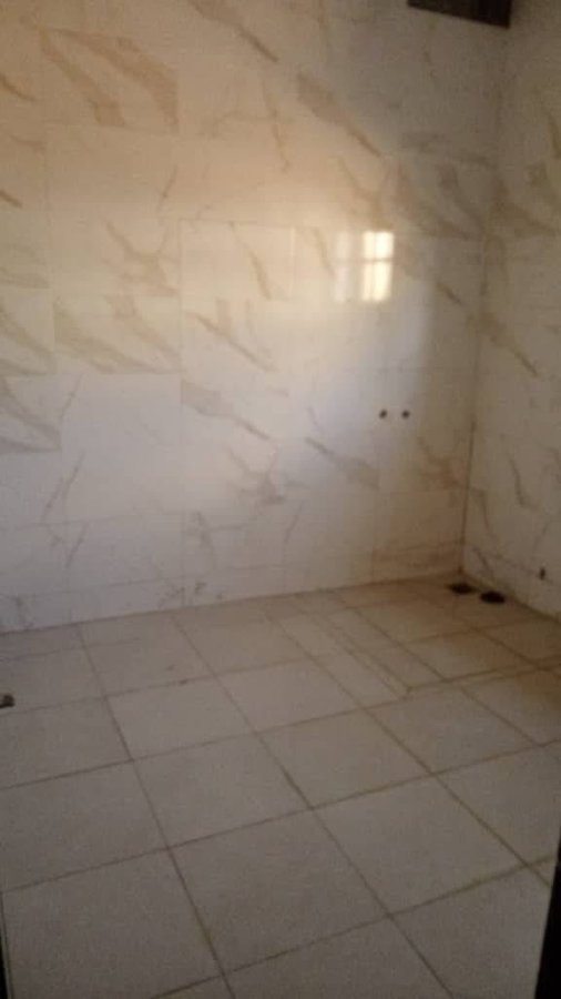 Villa luxueuse de 5 pièces avec chambres spacieuses et environnement sécurisé