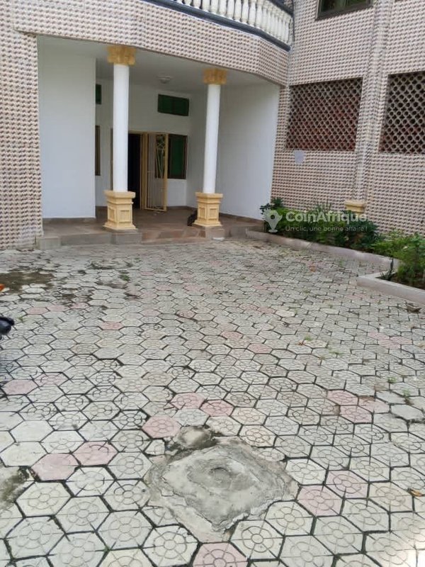 Villa de 3 chambres avec garage spacieux et commodités haut de gamme