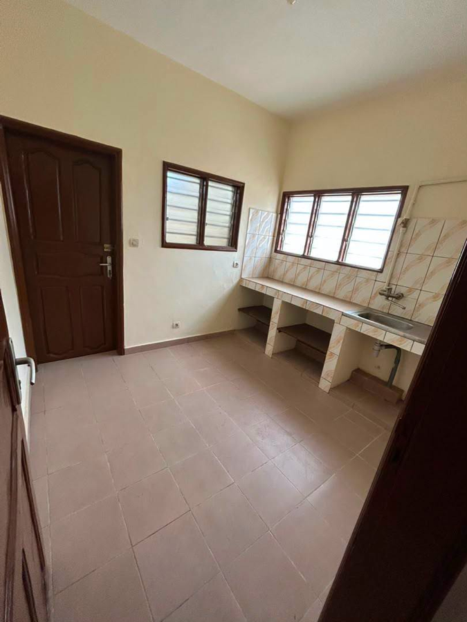Appartement de 3 pièces avec climatisation intégrée et balcon personnel
