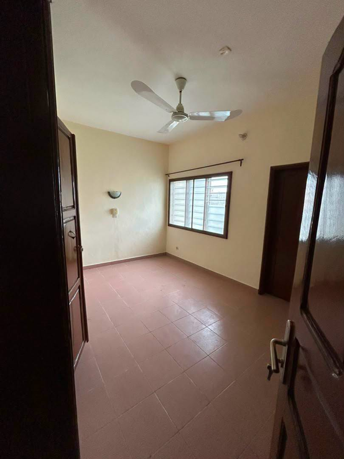 Appartement de 3 pièces avec climatisation intégrée et balcon personnel