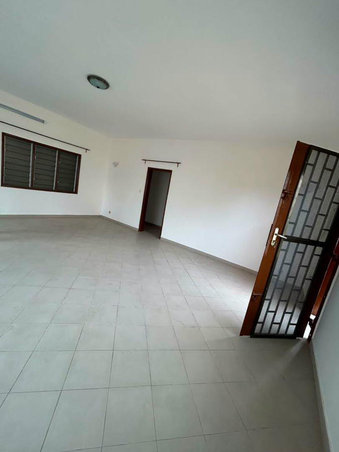 Appartement de 3 pièces avec climatisation intégrée et balcon personnel