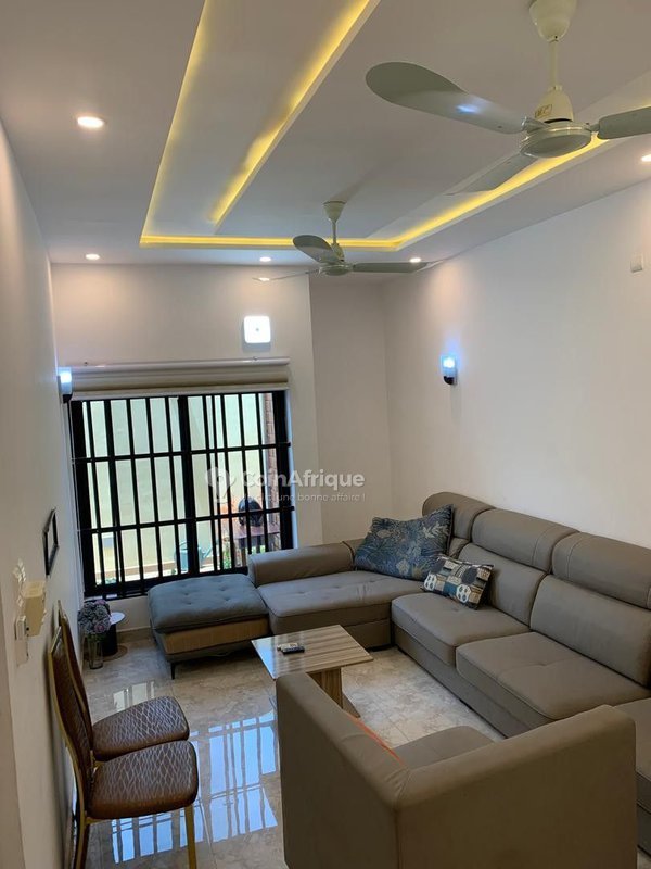 Villa luxueuse de 5 pièces avec climatisation, sécurité 24h/24 et jardin