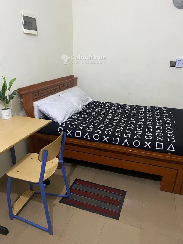 Appartement meublé d'une pièce avec cuisine équipée et cadre sécurisé