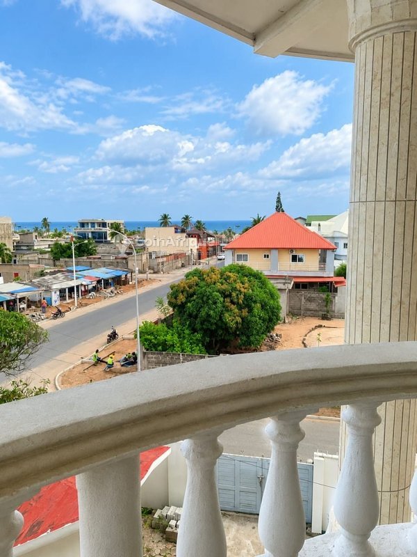 Appartement spacieux de 4 pièces avec vue sur mer et balcons