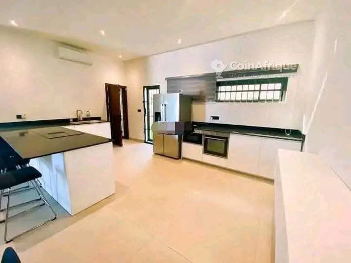 Villa duplex meublée de 3 chambres avec climatisation et haut standing