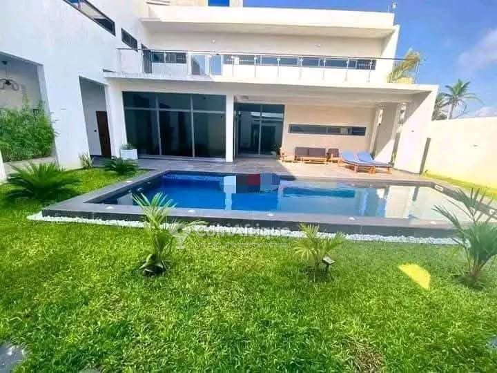 Villa duplex meublée de 3 chambres avec climatisation et haut standing