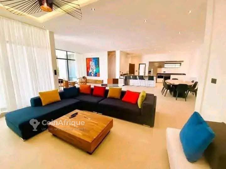 Villa duplex meublée de 3 chambres avec climatisation et haut standing