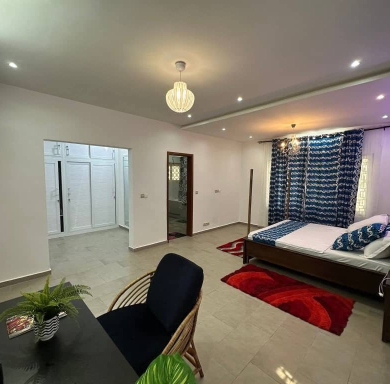Villa duplex meublée de 4 pièces avec jardin et climatisation