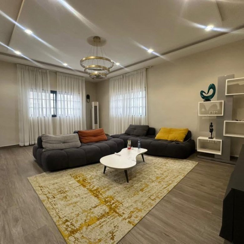 Villa moderne meublée avec 4 chambres et titre foncier