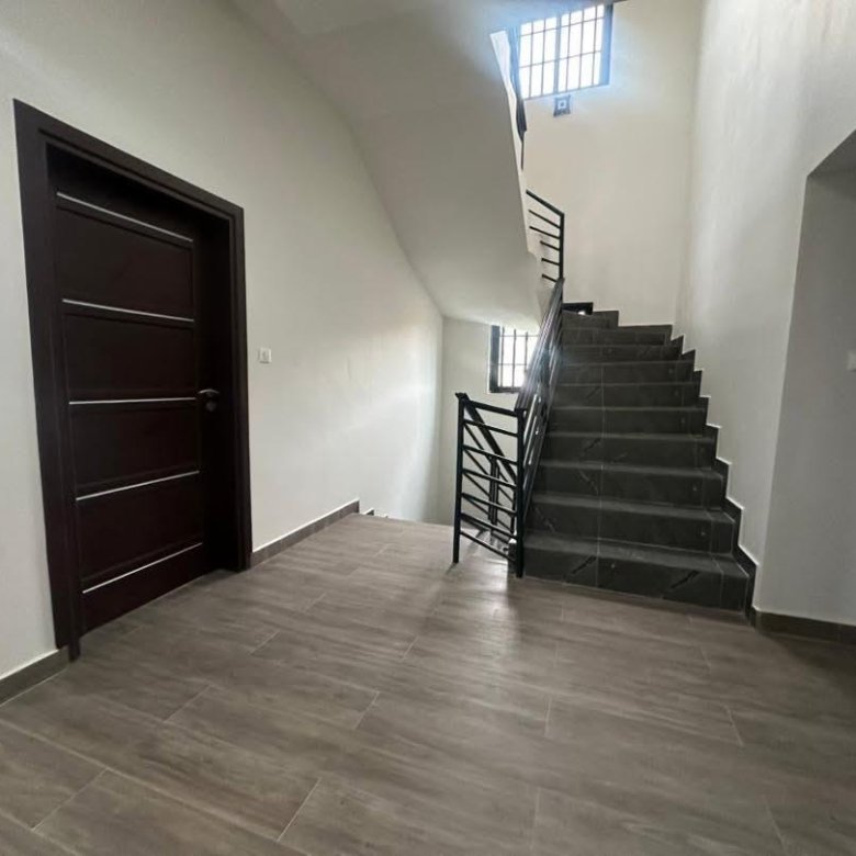 Villa moderne meublée avec 4 chambres et titre foncier