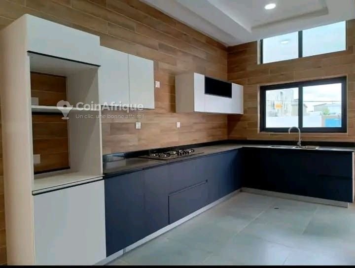 Villa luxueuse de 4 pièces avec piscine et jardin spacieux