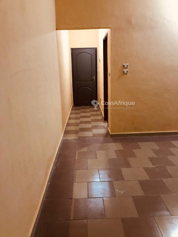 Chambre-salon hyper vaste avec douche séparée et brasseur