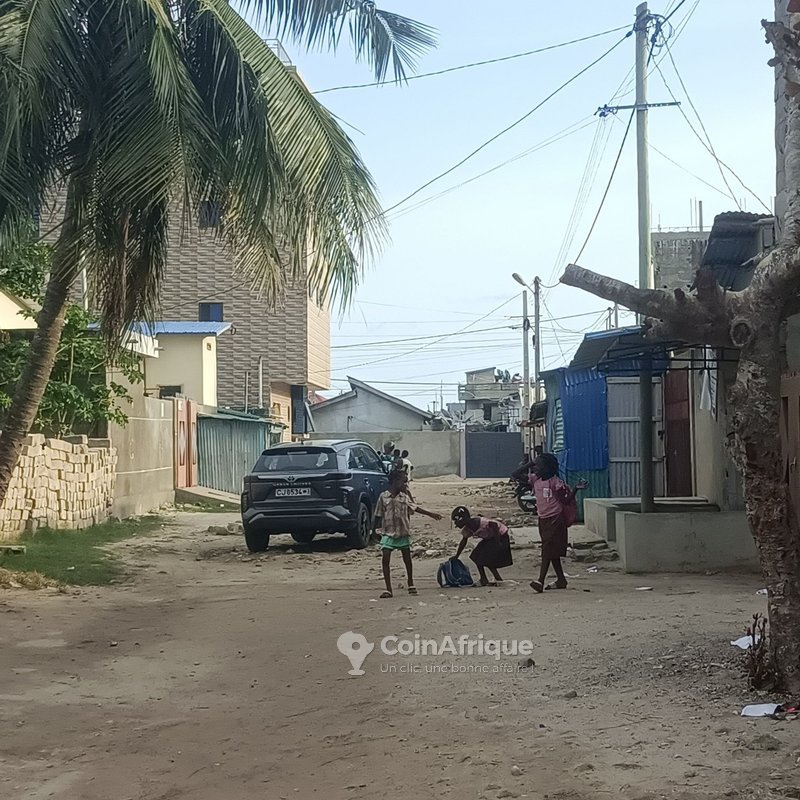 Terrain de 320 m² avec titre foncier personnel sécurisé