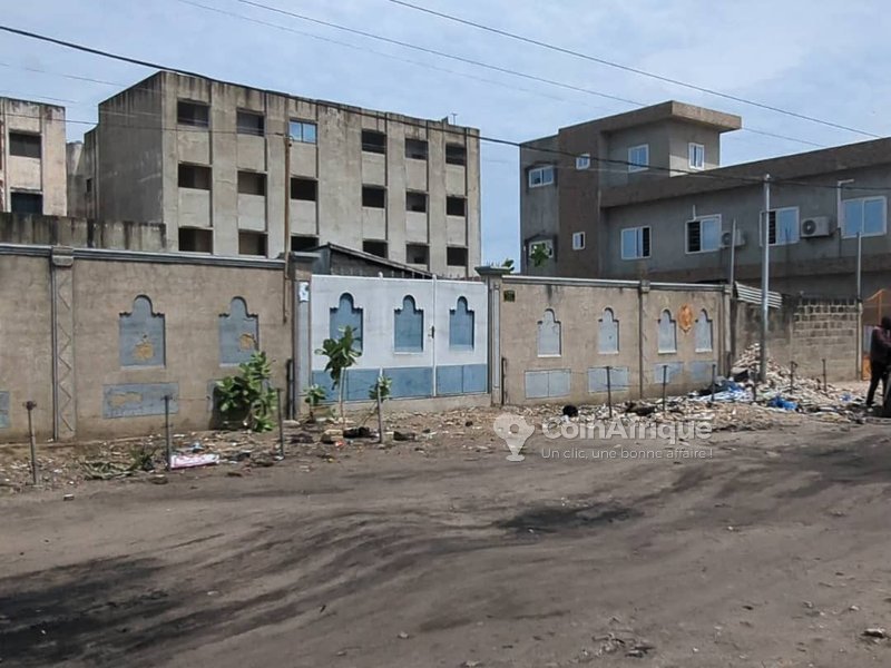 Terrain clôturé de 602 m² avec acte notarié et levé topographique en plein cœur de Cotonou