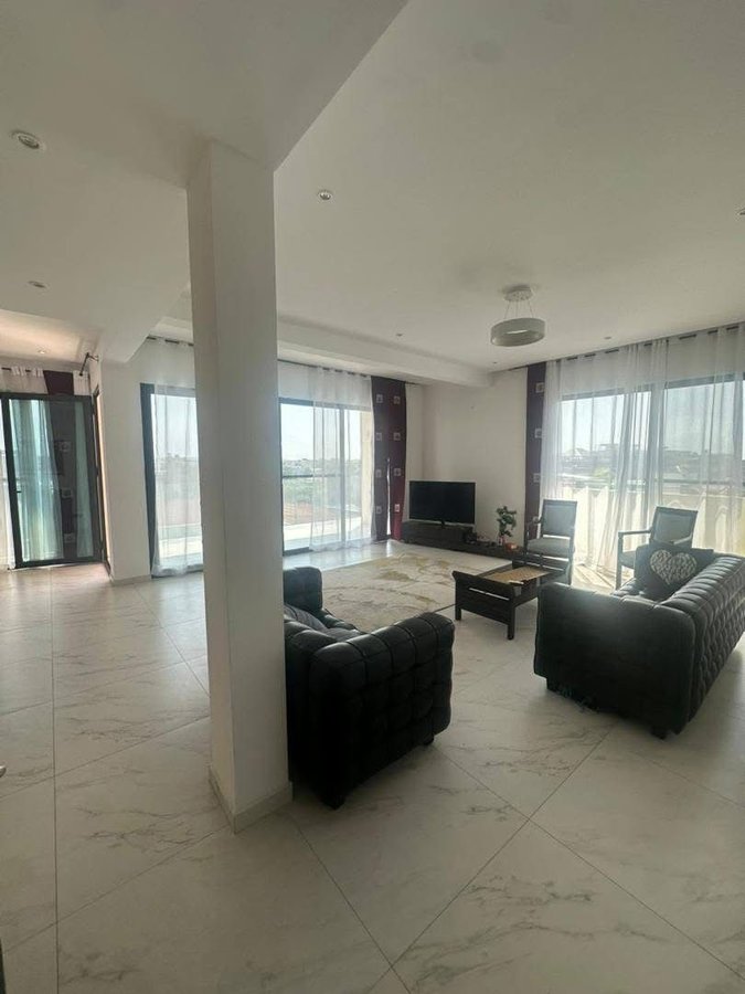 Appartement meublé 3 pièces avec grande terrasse et vue sur mer