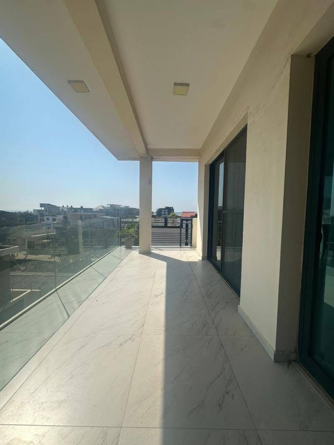 Appartement meublé 3 pièces avec grande terrasse et vue sur mer