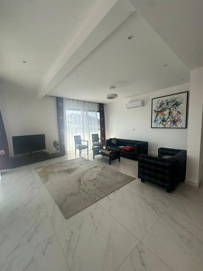 Appartement meublé 3 pièces avec grande terrasse et vue sur mer