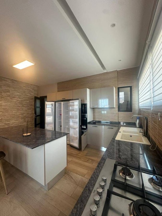 Appartement meublé 3 pièces avec grande terrasse et vue sur mer