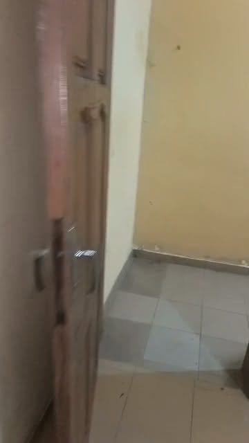 Maison de 4 pièces avec garage fermé et arrière-cour spacieuse